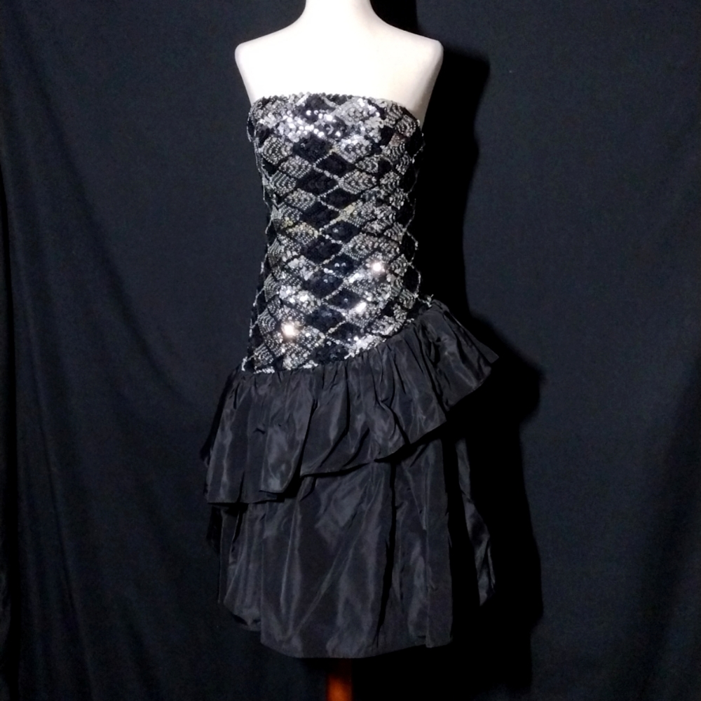 VTG Loralie Original Black & Silver Sequined Asymm. Waist Strapless Dress SZ 6